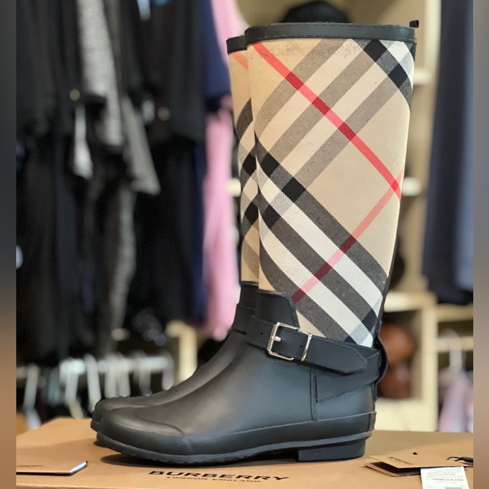 Burberry equestrian rubber and canvas rain boots. Size 37